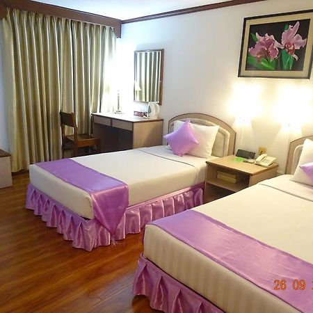 Bed and Breakfast Backpackerz @ Orchid à Yangon Extérieur photo