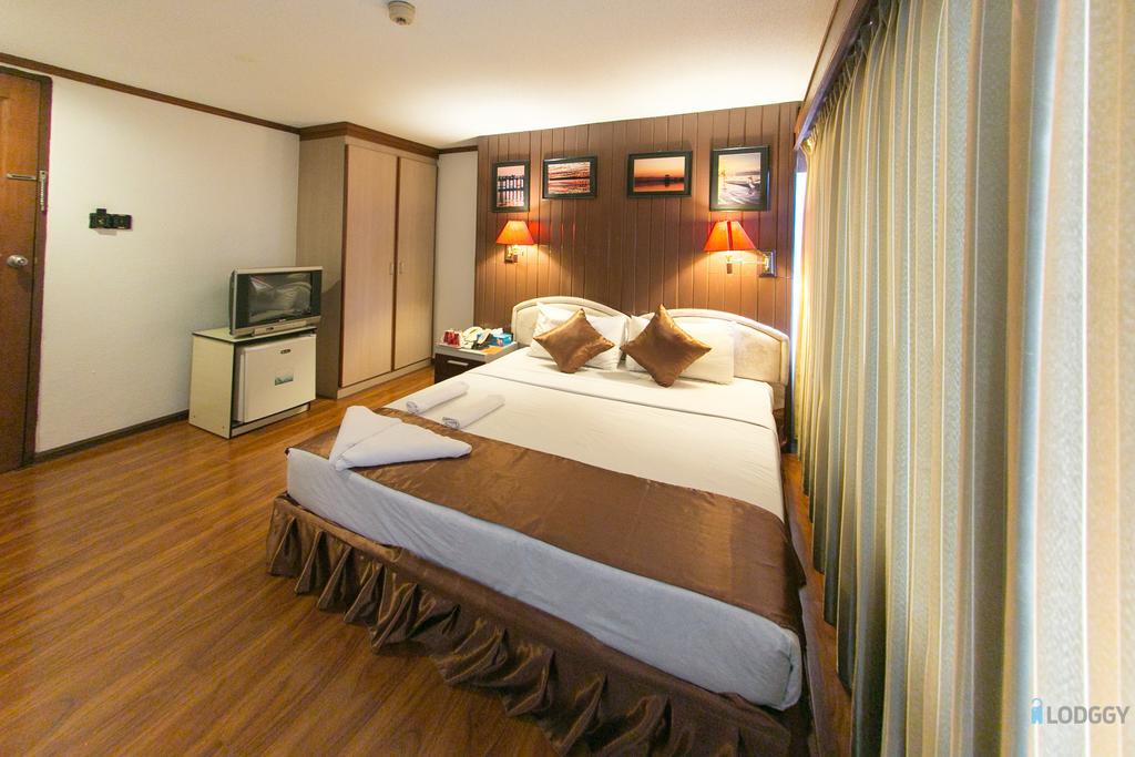 Bed and Breakfast Backpackerz @ Orchid à Yangon Extérieur photo