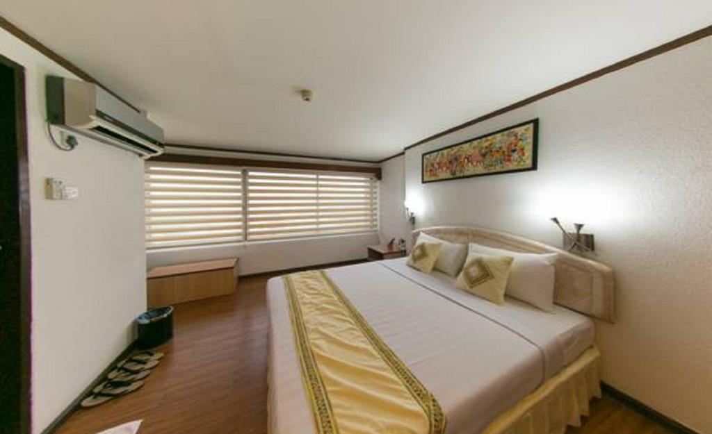 Bed and Breakfast Backpackerz @ Orchid à Yangon Extérieur photo