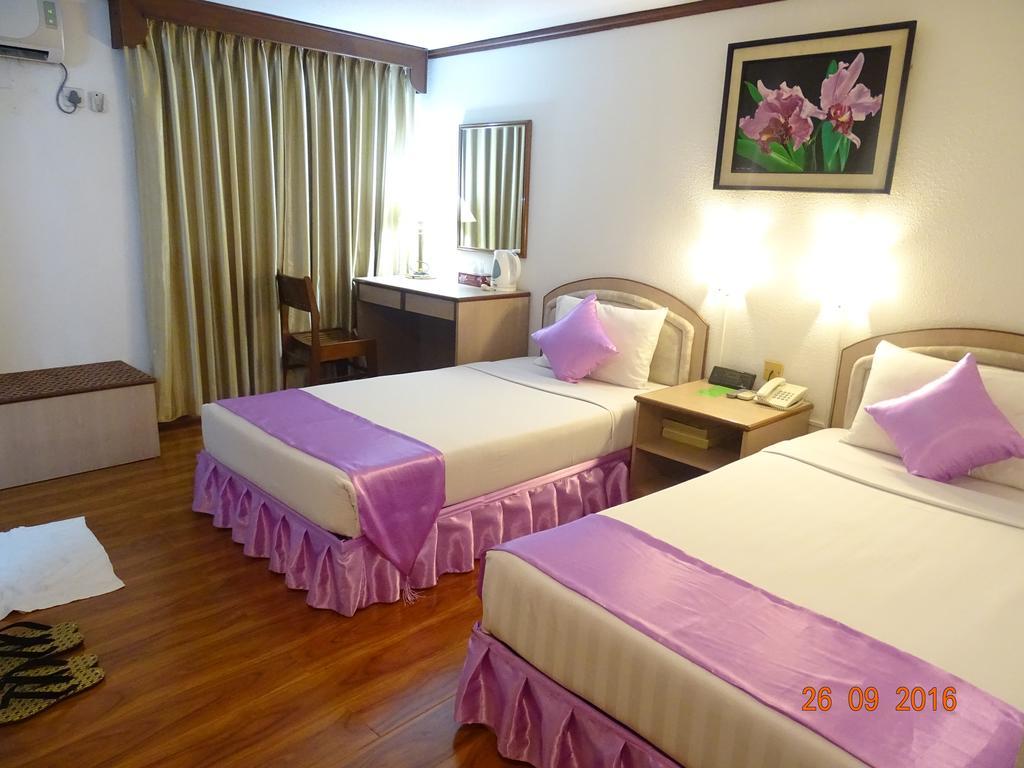 Bed and Breakfast Backpackerz @ Orchid à Yangon Extérieur photo