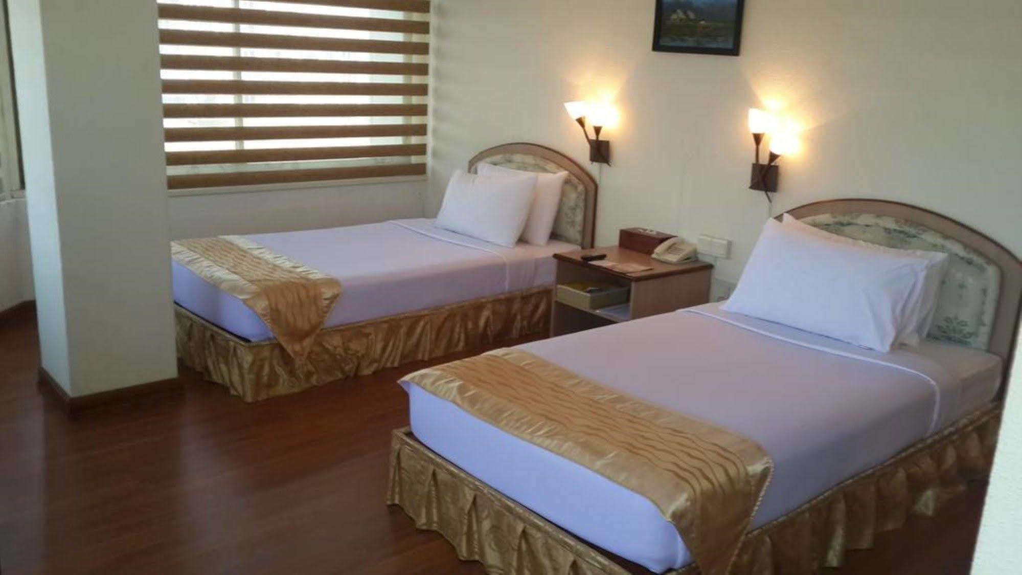 Bed and Breakfast Backpackerz @ Orchid à Yangon Extérieur photo